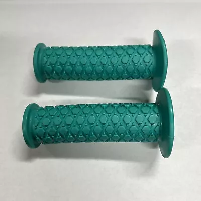 Bicycle Green Grips Fits Bmx Schwinn Huffy Murray Girls Others Nos • $9.99