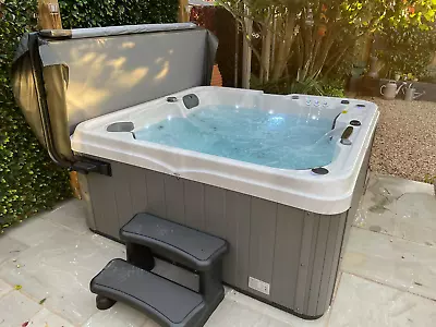 New The Chicago Hot Tub  5 6 Person Hot Tub Lounger Balboa In Stock 5 Seats • £3599