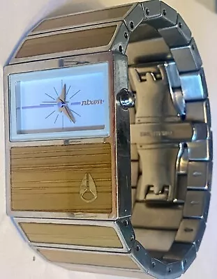 Nixon Max And Relax The Chalet Mens Watch Runs  • $20.50