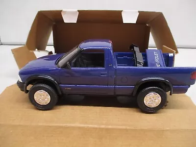 AMT 1994 Chevrolet S-10 4x4 Purple Promo • $14.99