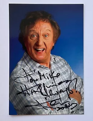 KEN DODD (Comedian ) Genuine Handsigned Photograph 6 X 4 • £2.50