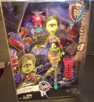 Monster High Doll  I Heart Love Fashion Iris Clops  2014 NIB NRFB Box • $139.95