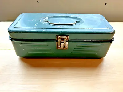 Vintage Green Metal Fishing Tackle Box • $14.99