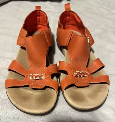 Merrill Flaxen Lychee Orange  Leather Sandals White Stitching Full Back Size 7 • $17