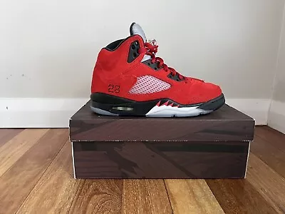 Jordan 5 Raging Bull • $240