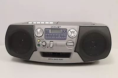 Vintage Sony CFD-V17 CD AM/FM Radio Cassette Recorder MEGA BASS Boombox Silver • $40.95