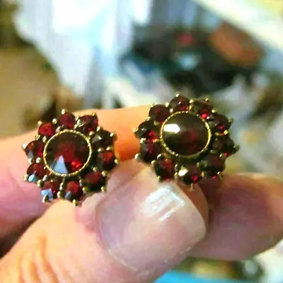New Cluster 2Ct Round Cut Red Garnet Flower Stud Earrings 14k Yellow Gold Finish • £115