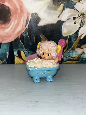 Vintage 1982 STRAWBERRY SHORTCAKE MINIATURE ANGEL CAKE TAKING A BUBBLE BATH • $9.99