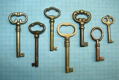 $5.50 • Buy 7 Brass Keys - Antique - Old - Unique -