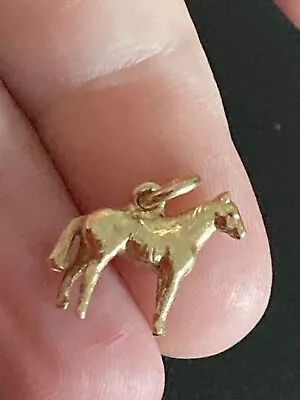 9 Ct Yellow Gold Solid Horse / Pony   1 .5 G Not Scrap Charm Or Pendant • £70