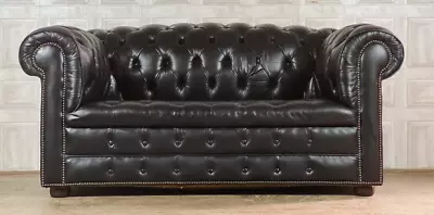 FULLY BUTTONED Black Leather Chesterfield Sofa 2 Seater Seat #78 *FREE DELIVERY* • £595