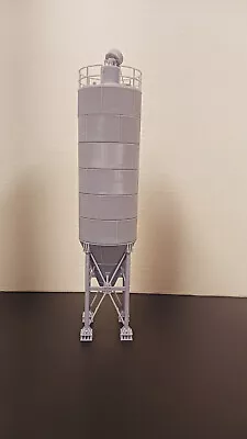 Silo Kit W/Steel Base Pads (1:48th - O Scale) • $60