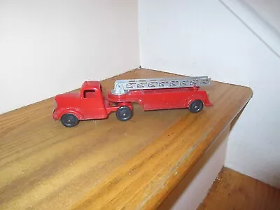 Tootsietoy 1947 Mack L-Line Tractor Truck W/ Fire Trailer 6 Inches Long • $14.99