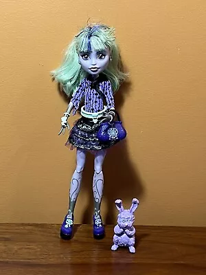 Monster High Twyla 13 Wishes With Dustin Bunny & Accessories. Mattel. 2013 • $14.60