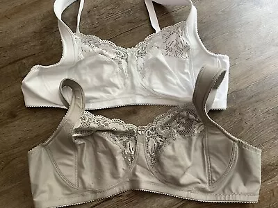 NWOT Lot Miss Mary Of Sweden Bra 2105 Wide Cushioned Strap White Gray 52 B 52B • $34.99