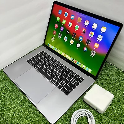 MacBook Pro Intel Core I7 16GB RAM & 256/512GB SSD 15.4  Display • $698