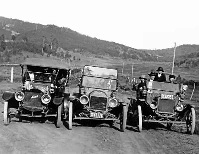 1918 Three Automobiles Lewistown Montana Vintage Photo 8.5  X 11   Reprint • $13.58