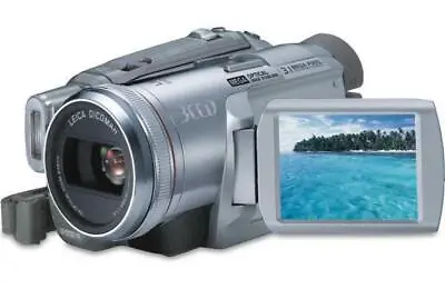 Panasonic NTSC 3.1 MP 3CCD MiniDV Camcorder - Video Transfer (PV-GS250) • £299.99