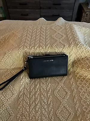 Michael Kors Jet Set Leather Wallet Black • $30