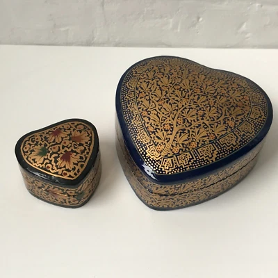 £7.50 • Buy 2 Vintage Heart Shaped  Lacquered Papier Mache Box Painted Floral Pattern