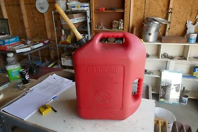 Vintage 6 Gallon 16 Oz. Blitz Vented Gas Can Good Usable Condition Lot 23-78-A • $29.99