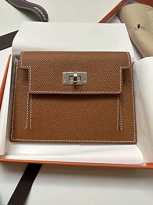 $1850 • Buy BNWT Hermes Kelly Pocket Compact Wallet Bag Gold Below Retail