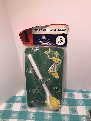 Vintage 1950s Pastry Wheel Pie Trimmer In Original Packaging • $3.99