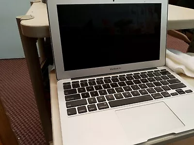 399 - Apple MacBook Air Core 2 Duo 1.4 11 A1370 FOR PARTS / AS-IS • $40