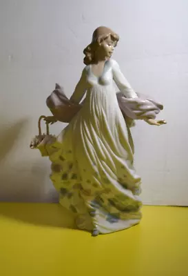 Lladro 5898 Spring Splendor Girl Flowers Figurine Made In Spain • $224.95