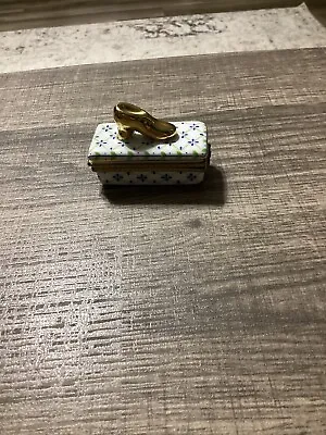 Vintage Trinket Box W/ Gold Shoe On Top Made In 1997 Enesco Corp • $13.99