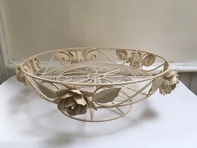Vintage Metal Wire Cake Stand Cupcake Stand • £16.50