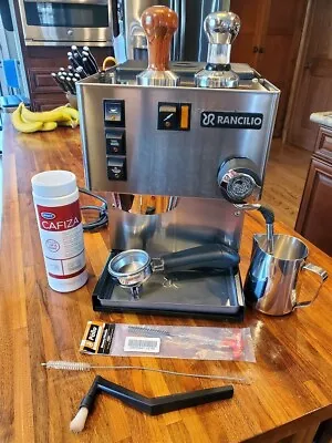 Rancilio Silvia Espresso Machine - Cappuccinos Lattes  (HSD-SILVIA-19) • $699