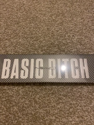 £11.90 • Buy Mac Basic Bitch Eyeshadow Palette