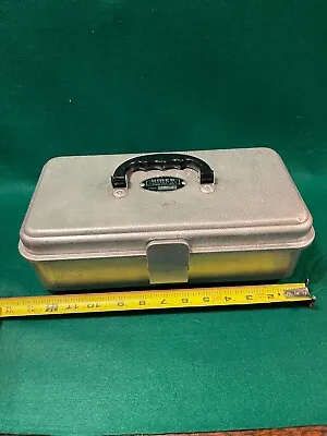 VINTAGE UMCO Model 131S Vintage Tackle Box ONE TRAY VERY CLEAN. MINNESOTA MADE • $19.95