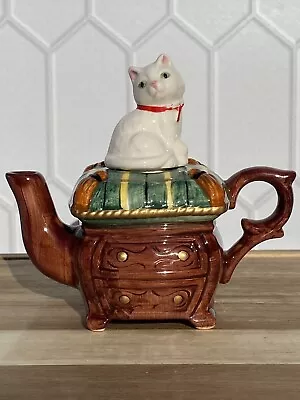 Vintage White Cat On Pillow Ceramic Miniature Teapot Figurine • $18.99