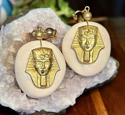 Vintage King Tut Earrings Egypt Mummy Clip On Tutankhamun Ivory Plastic Retro • $48