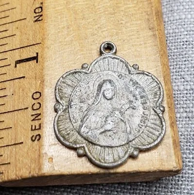 Vintage Pendant Medal St Therese Of Lisieux Christian H58 • $15