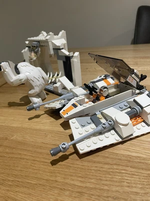 £21 • Buy Star Wars No 8089 Hoth Wampa Cave Plus 2 Figures, 1 Hoth And Instruction Booklet