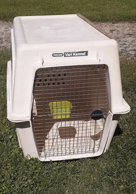 $225 • Buy Petmate Vari Kennel 700/Ultra, Large Dog Air Travel Kennel