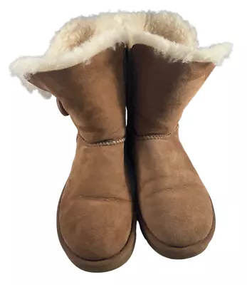 Ugg Women's 6 Bailey Button Brown Boots • $41.99