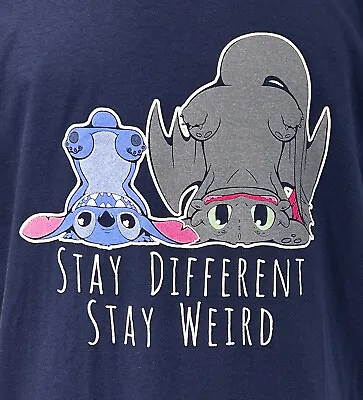 Qwertee Mens T Shirt Stitch & Toothless  Stay Different Stay Weird  Large Blue1C • £13.50