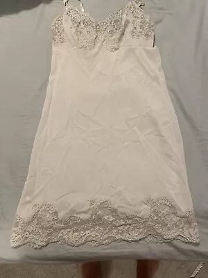 Medium Beige Nylon Slip By Van Raalte Size 34 095 • $9.97