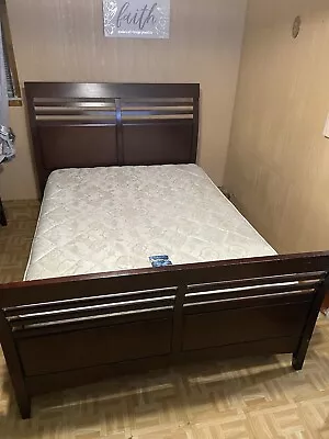 Used  Oakwood 5 Piece Bedroom Set In Good Condition Minor Scrapes And Scratches • $575