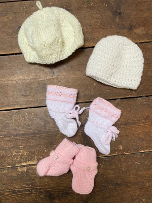 £3 • Buy Baby Girls Hand Knitted Bundle 0-3 Months Booties Hats Dolls Clothes