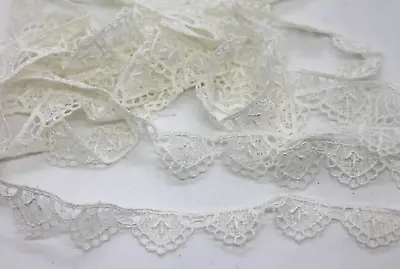 NEW White Venise Lace 3 Yards 5/8  Wide Scalloped Edge Floral Centers • $4.95
