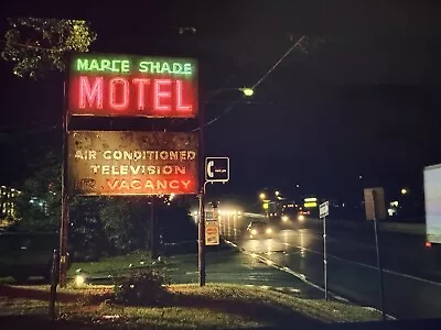 Maple Shade Motel Neon Vintage Sign Original -Famous From Sopranos Season 6 Ep5 • $25000