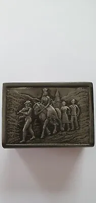 Vintage White Metal Pewter Pictorial Matchbox Holder With Queen And Fiddler • £5