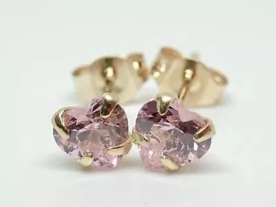 $34.48 • Buy .9k Solid Yellow Gold Heart Cut Pink Sapphire Studs Earrings