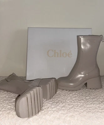 £220 • Buy CHLOE Betty Rain Boots SIZE 5