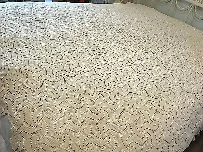 Vtg Crocheted Table Cloth Coverlet Pinwheel Swirls Creamy Ivory HM 62 X86  S10 • $42.95